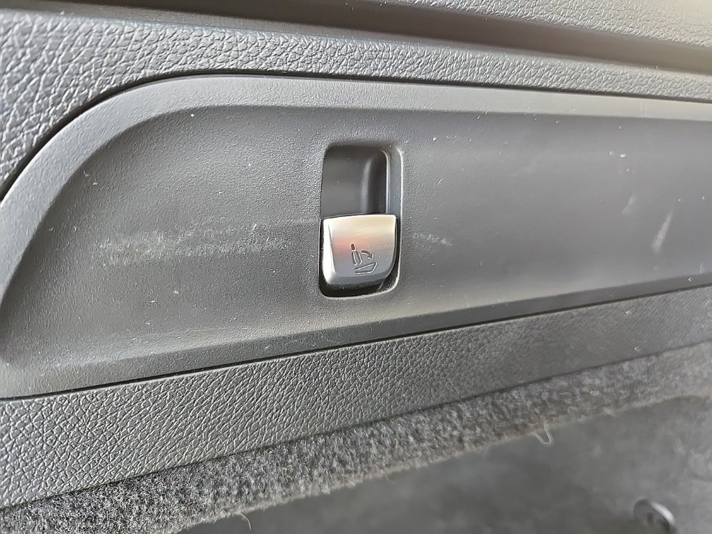 Used 2021 Mercedes-Benz GLC 300 4MATIC image 46