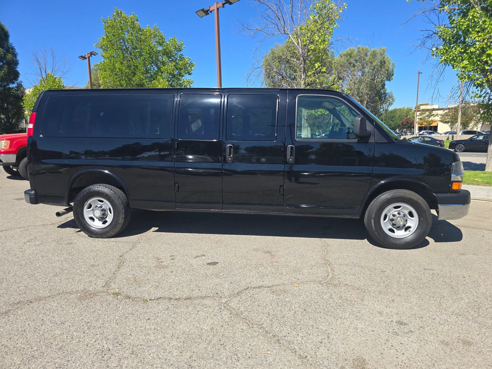 Used 2008 Chevrolet Express 3500 Extended Passenger w/ LT Preferred Equipment Group RWD image 4