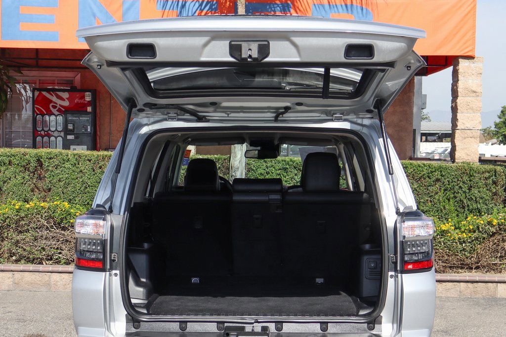 Used 2022 Toyota 4Runner TRD Off-Road Premium AWD/4WD image 8