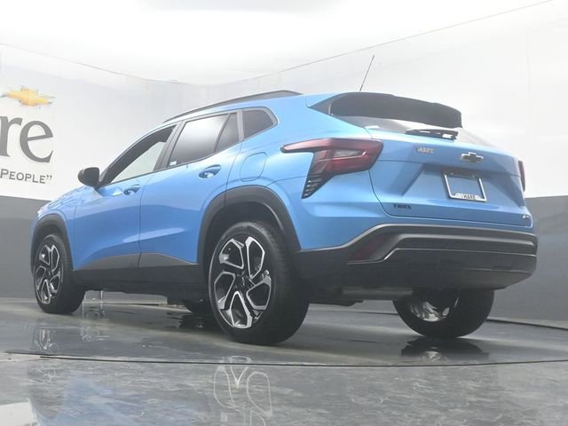 Used 2025 Chevrolet Trax RS w/ Sunroof Package FWD image 5