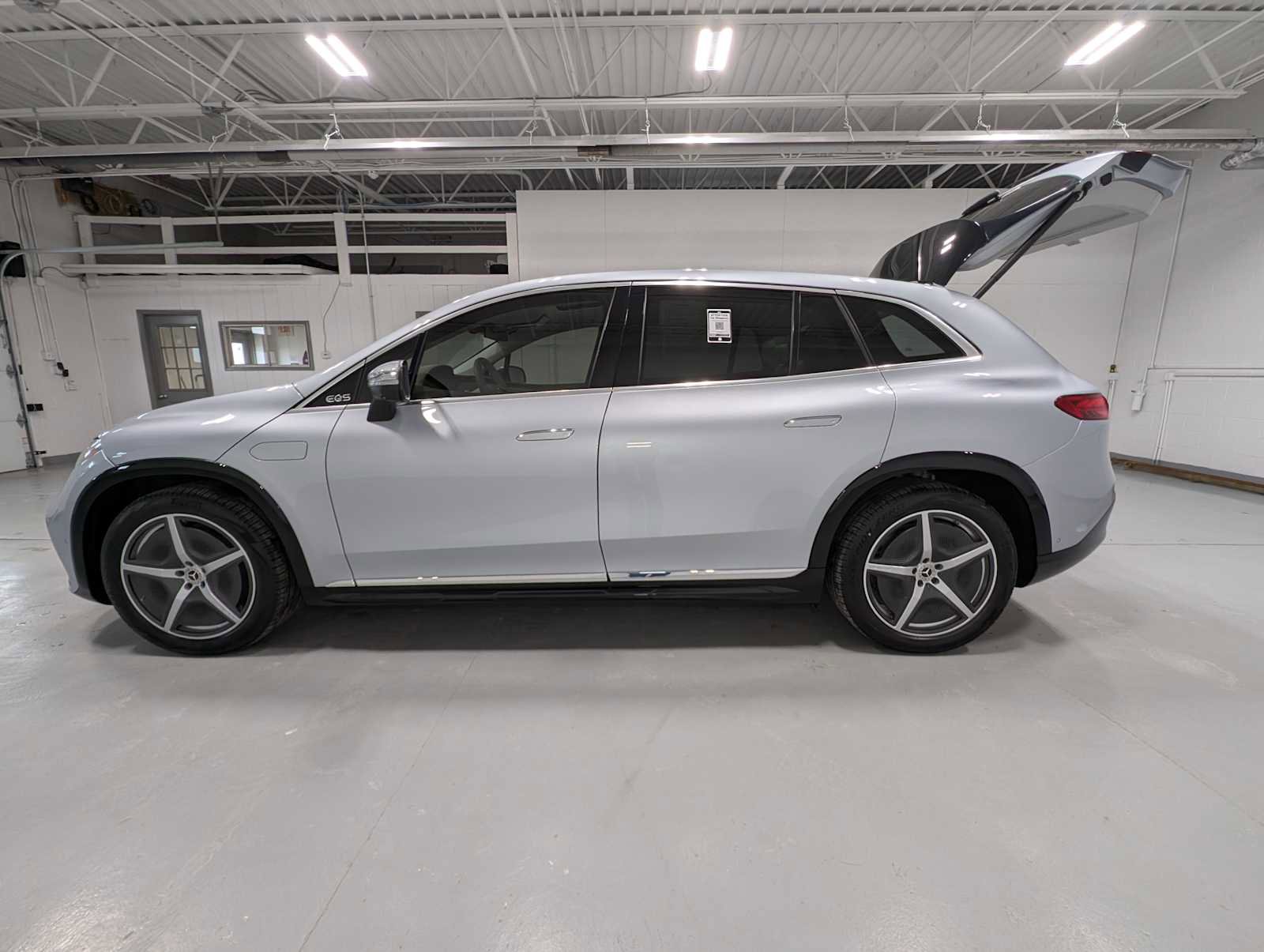 Certified 2023 Mercedes-Benz EQS 580 4MATIC SUV image 12