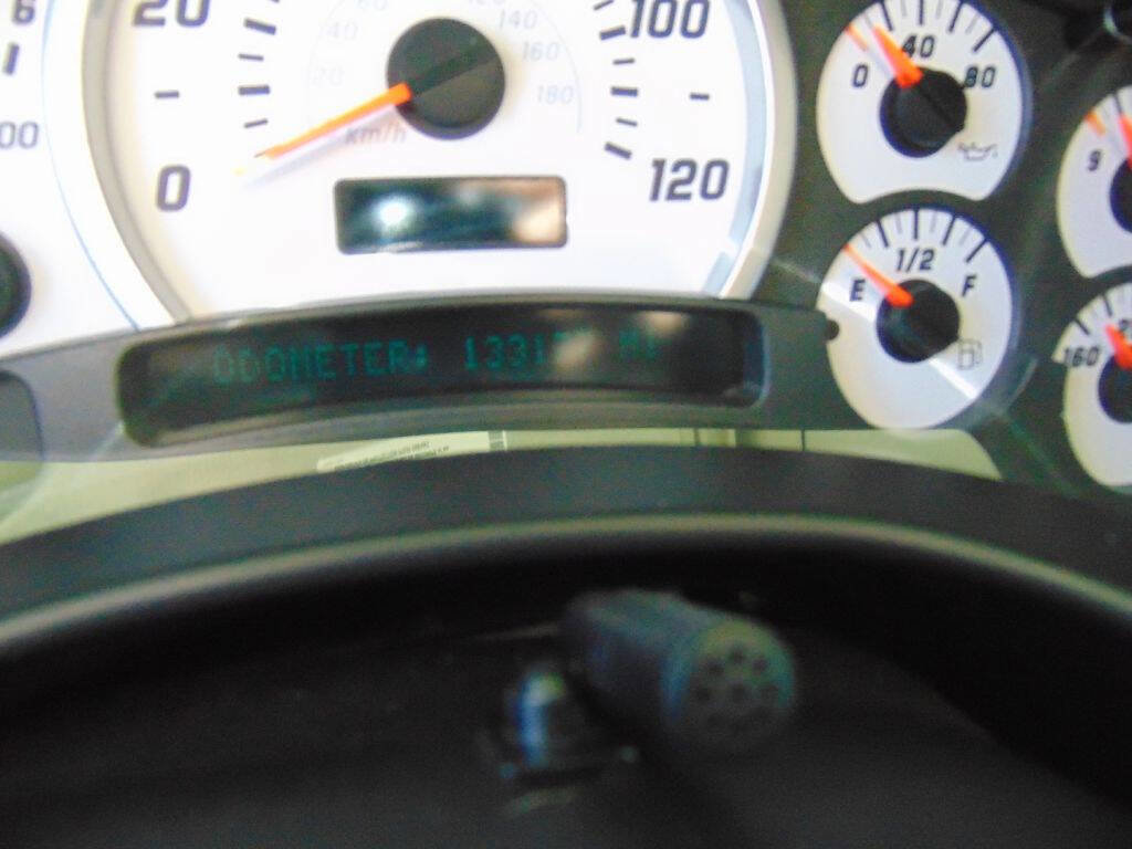 Used 2004 HUMMER H2 w/ Preferred Equipment Group image 21