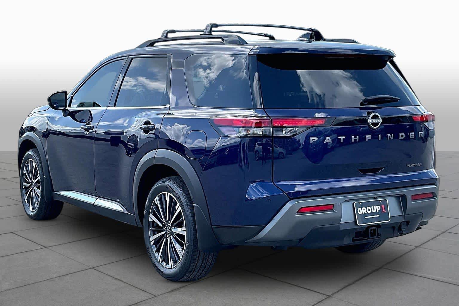Used 2026 Nissan Pathfinder Platinum FWD image 12
