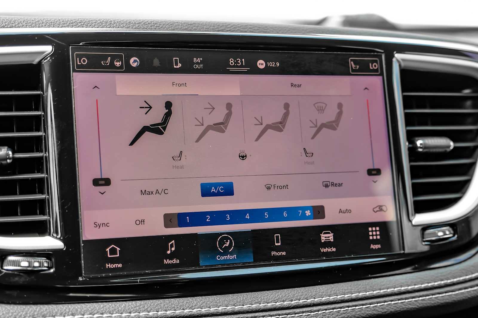Used 2022 Chrysler Pacifica Touring-L AWD/4WD image 26