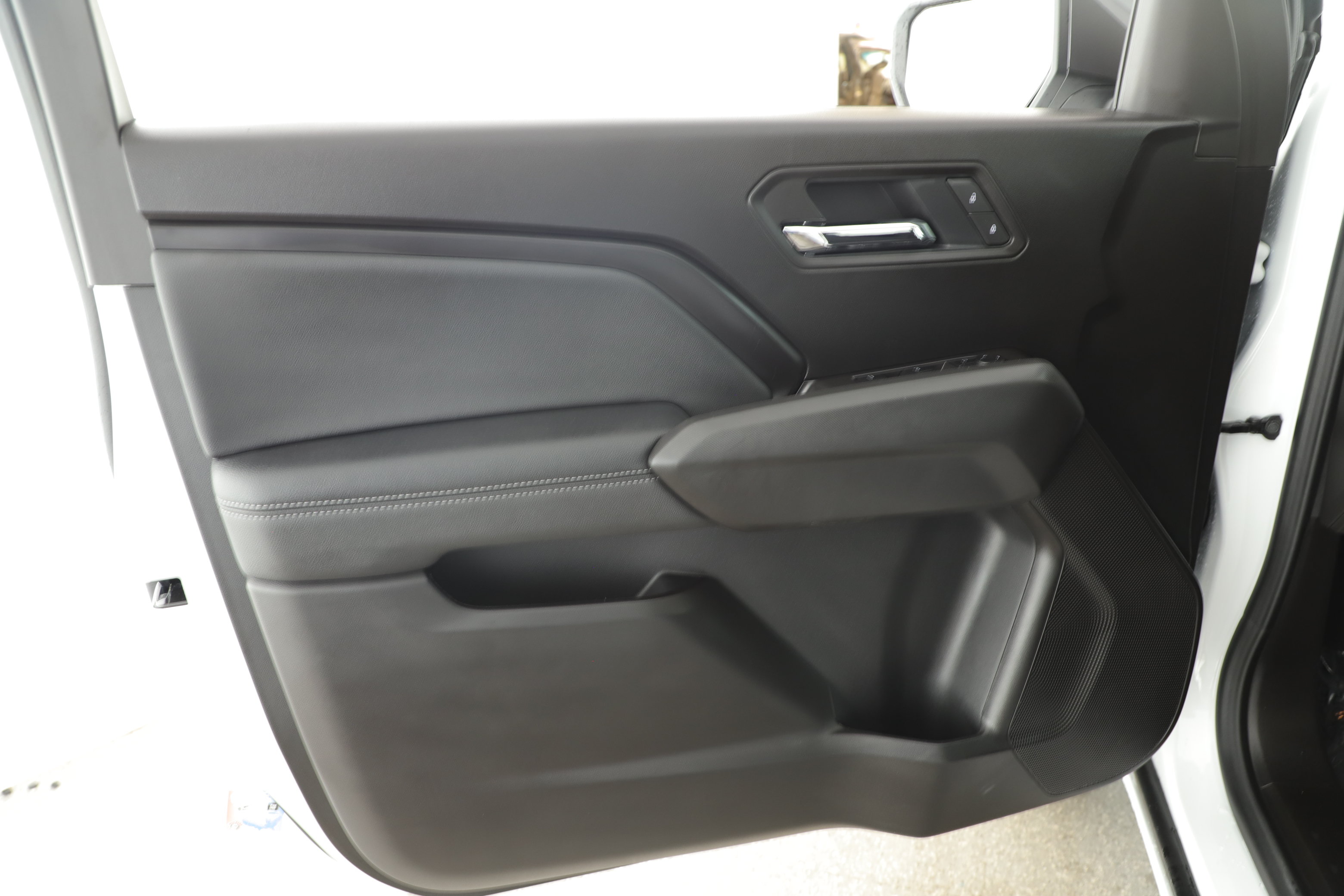 Used 2026 Chevrolet Colorado LT RWD image 8