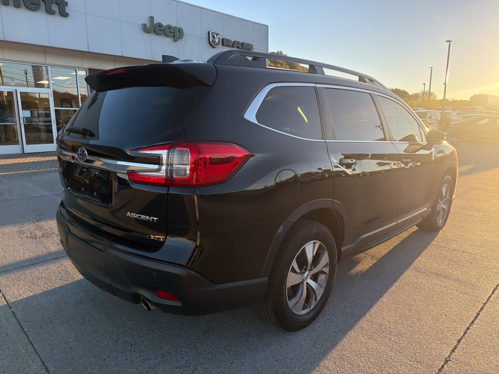 Used 2023 Subaru Ascent Premium w/ Convenience Package AWD/4WD image 7