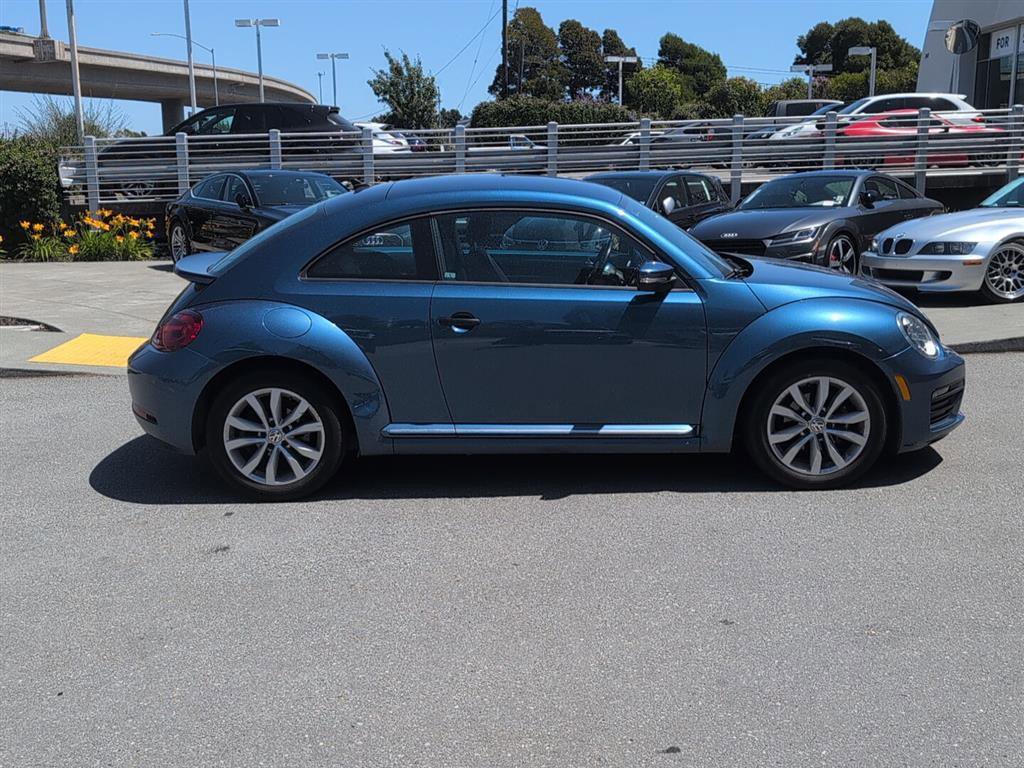 Used 2017 Volkswagen Beetle 1.8T Classic FWD image 5