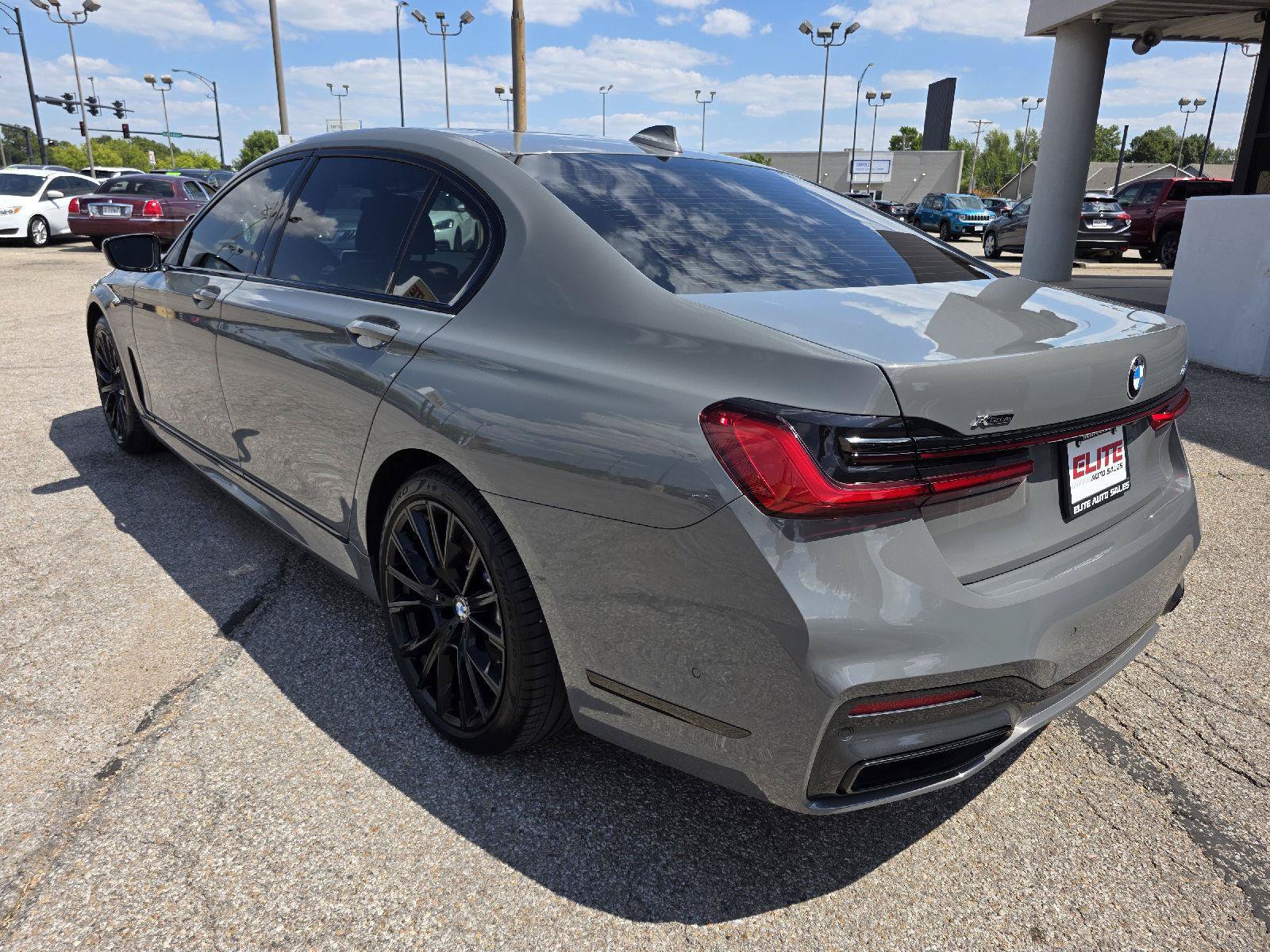 Used 2022 BMW 750i xDrive w/ M Sport Package AWD/4WD image 7