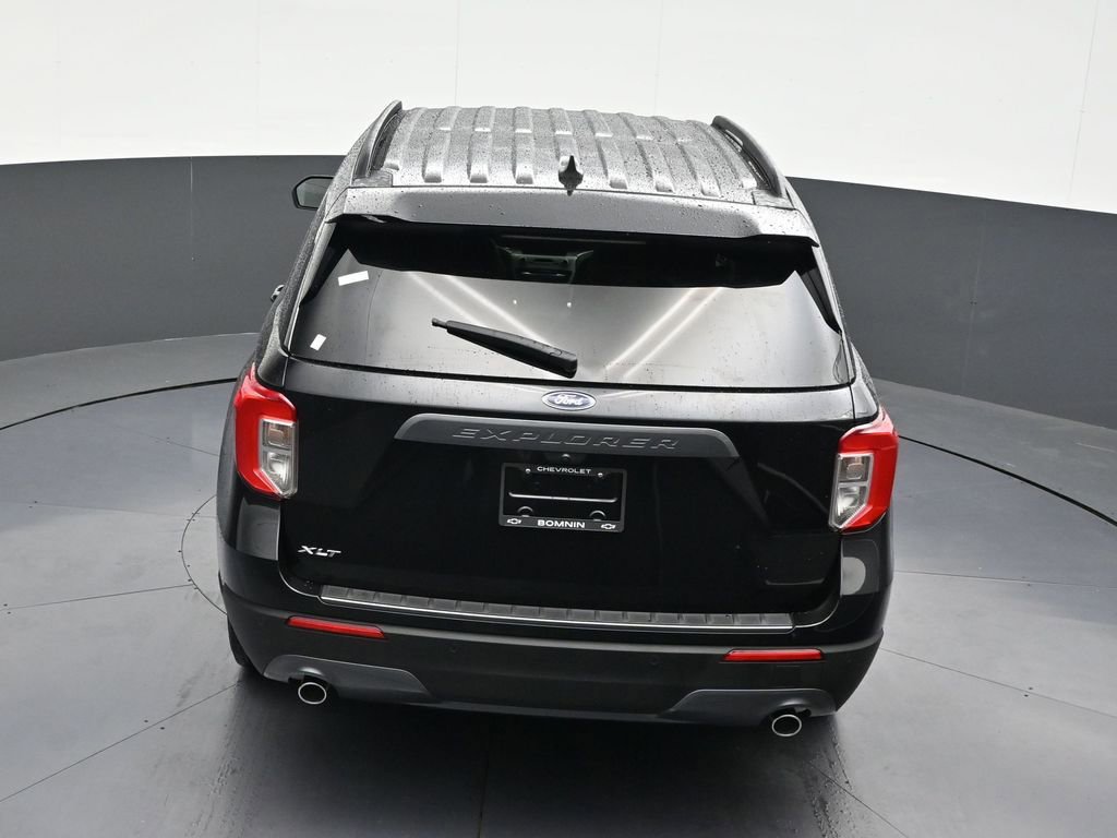 Used 2024 Ford Explorer XLT w/ Equipment Group 202A RWD image 21