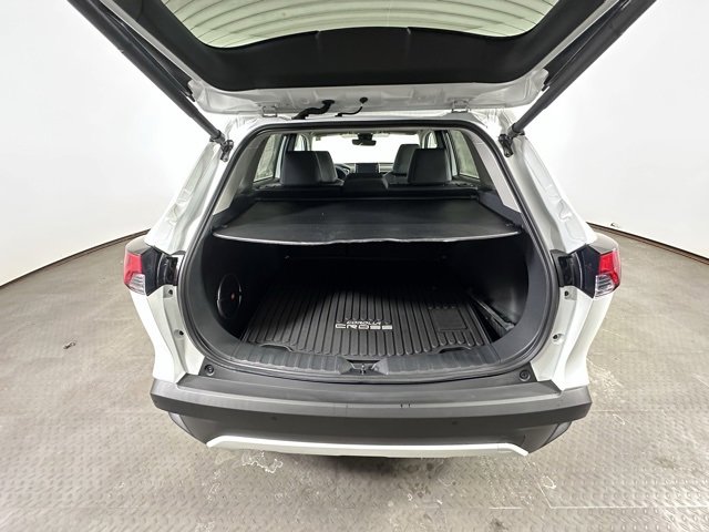 Used 2022 Toyota Corolla Cross XLE w/ Convenience Package image 13