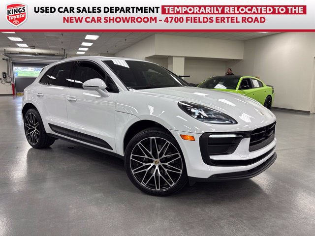 Used 2024 Porsche Macan AWD/4WD image 1