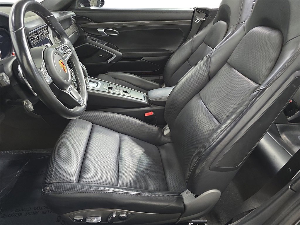 Used 2019 Porsche 911 Turbo image 5