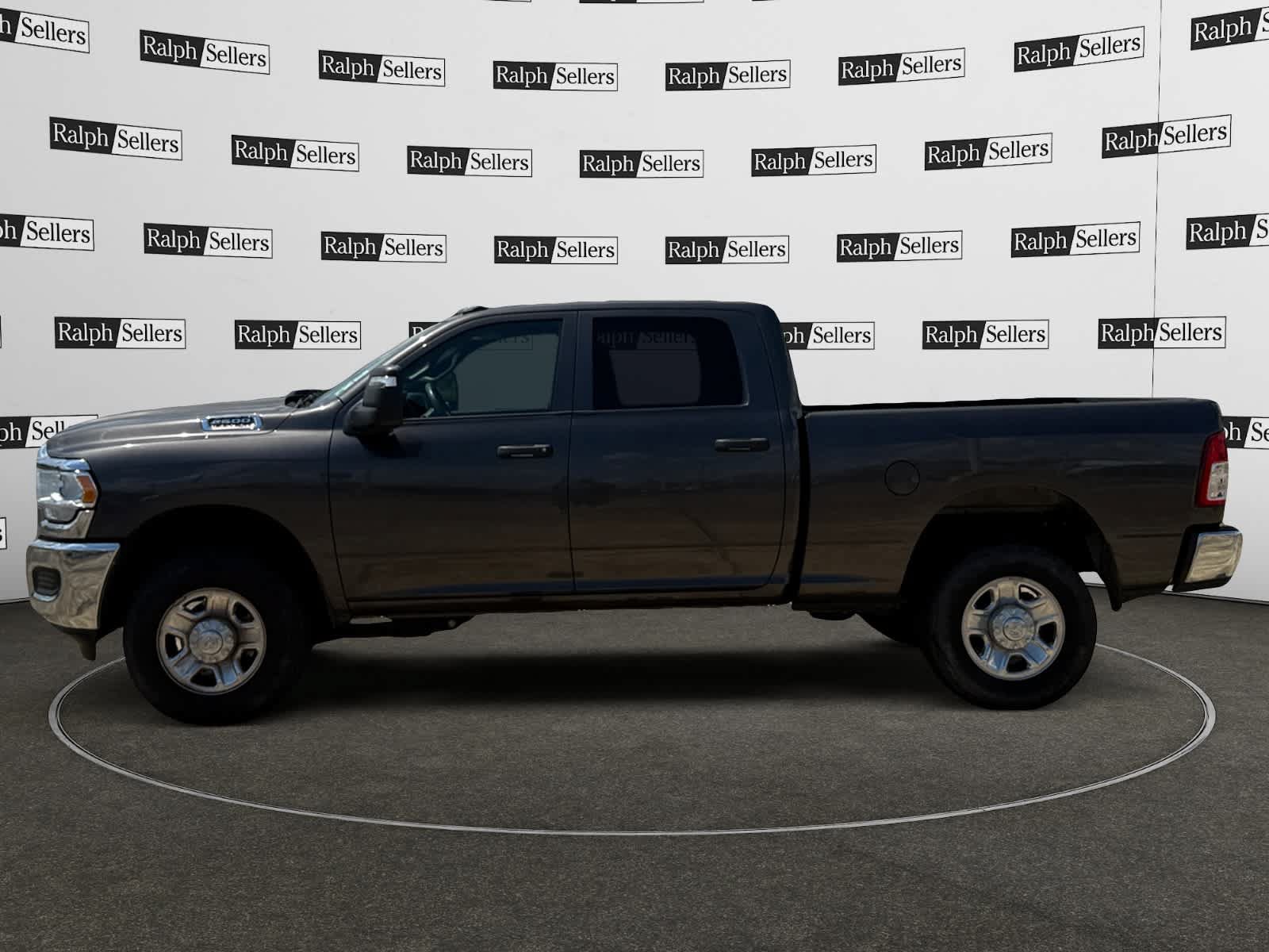 Used 2024 RAM 2500 Tradesman w/ Chrome Appearance Group AWD/4WD image 3