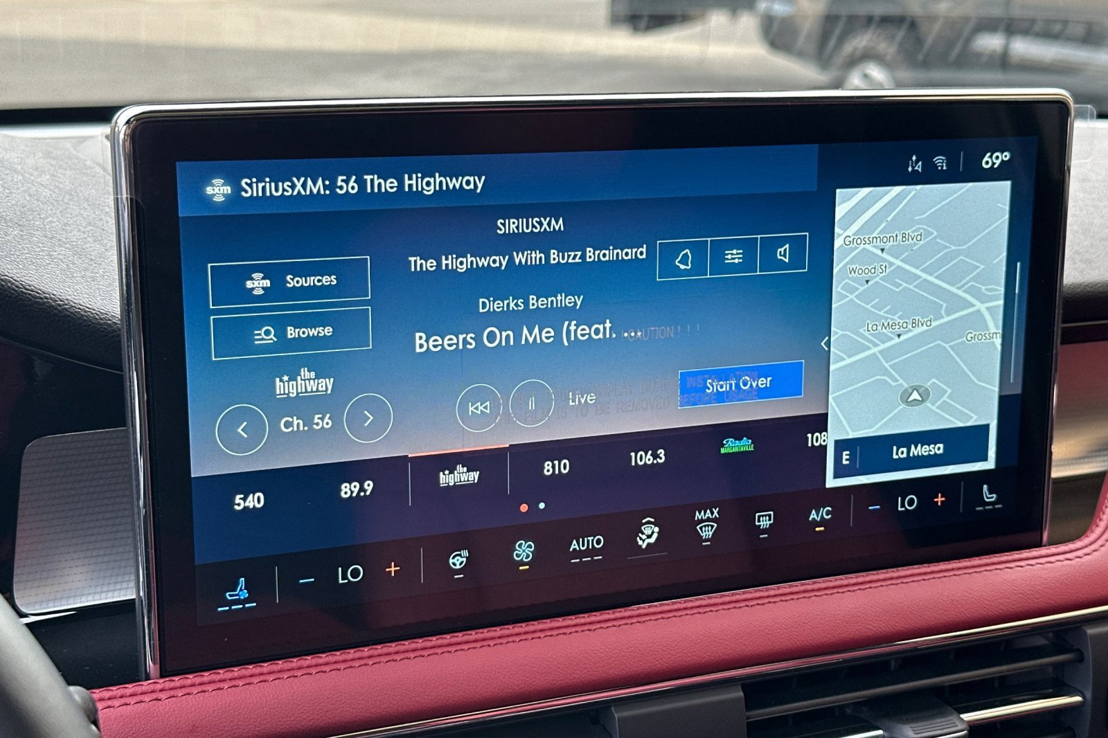 New 2025 Lincoln Corsair Reserve w/ Equipment Group 202A image 17