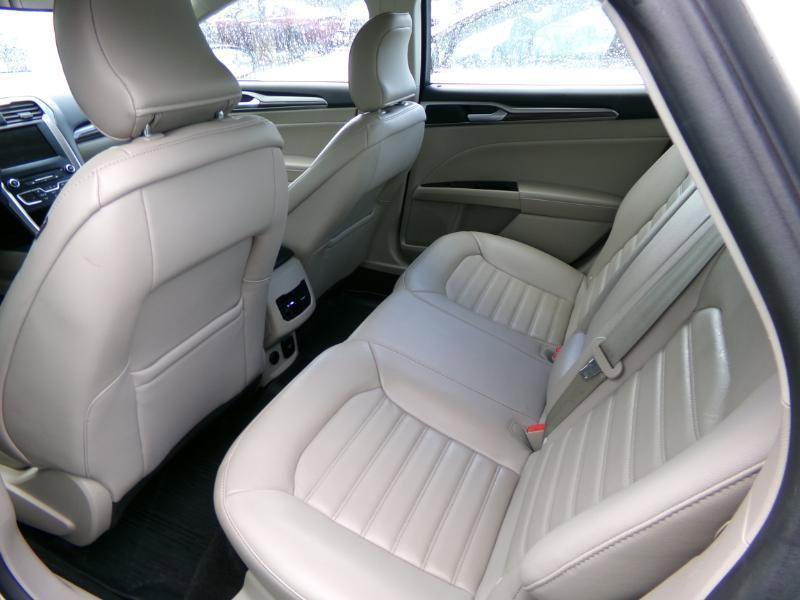 Used 2018 Ford Fusion Energi SE image 32