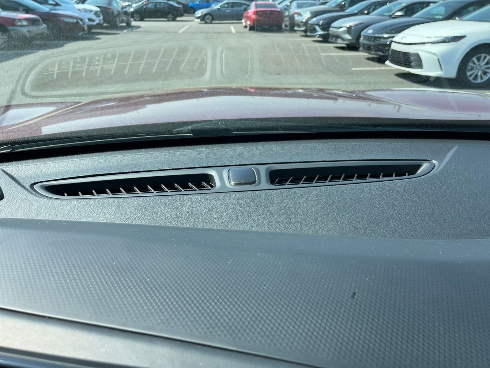 Used 2025 Chevrolet Trax LT FWD image 17