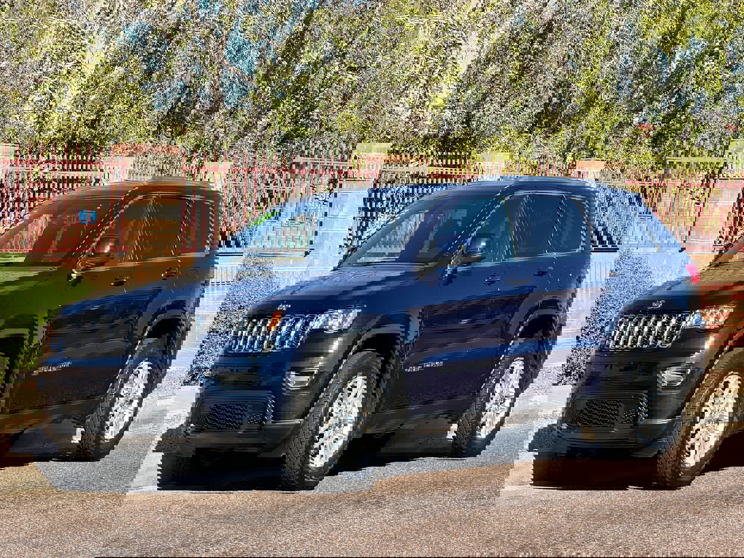 Used 2017 Jeep Grand Cherokee Laredo w/ Quick Order Package 23E