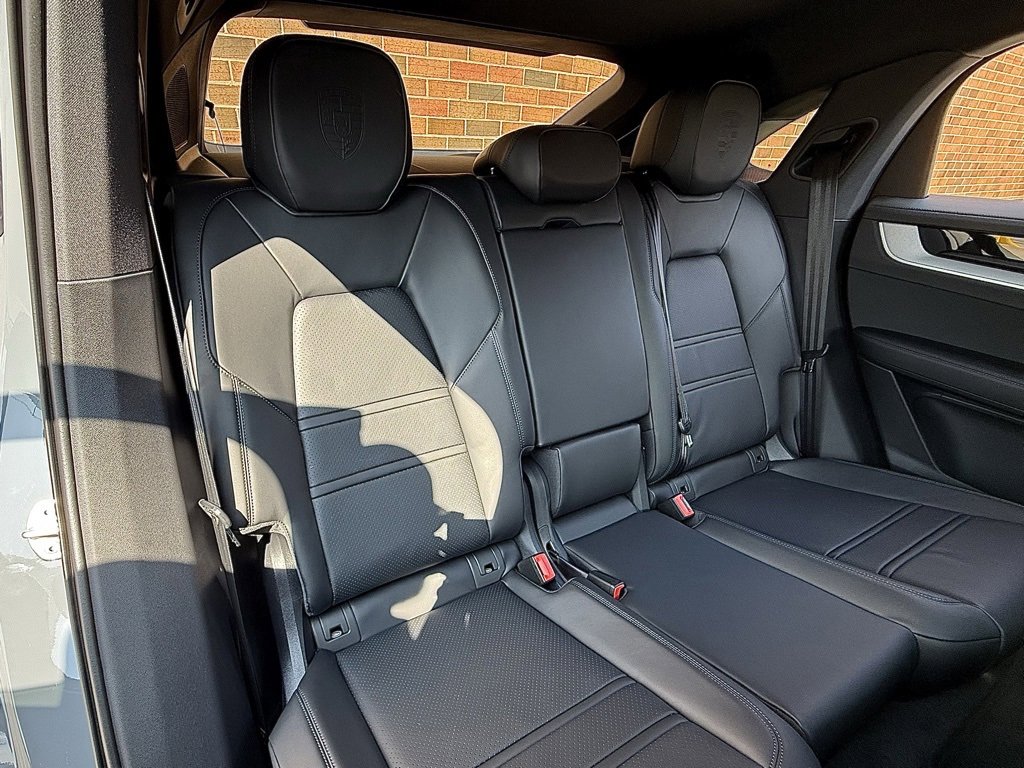 New 2026 Porsche Cayenne S image 24