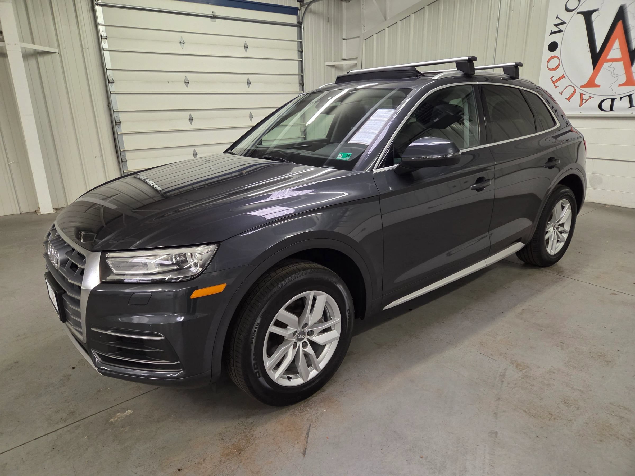 Used 2020 Audi Q5 2.0T Premium w/ Convenience Package AWD/4WD image 2