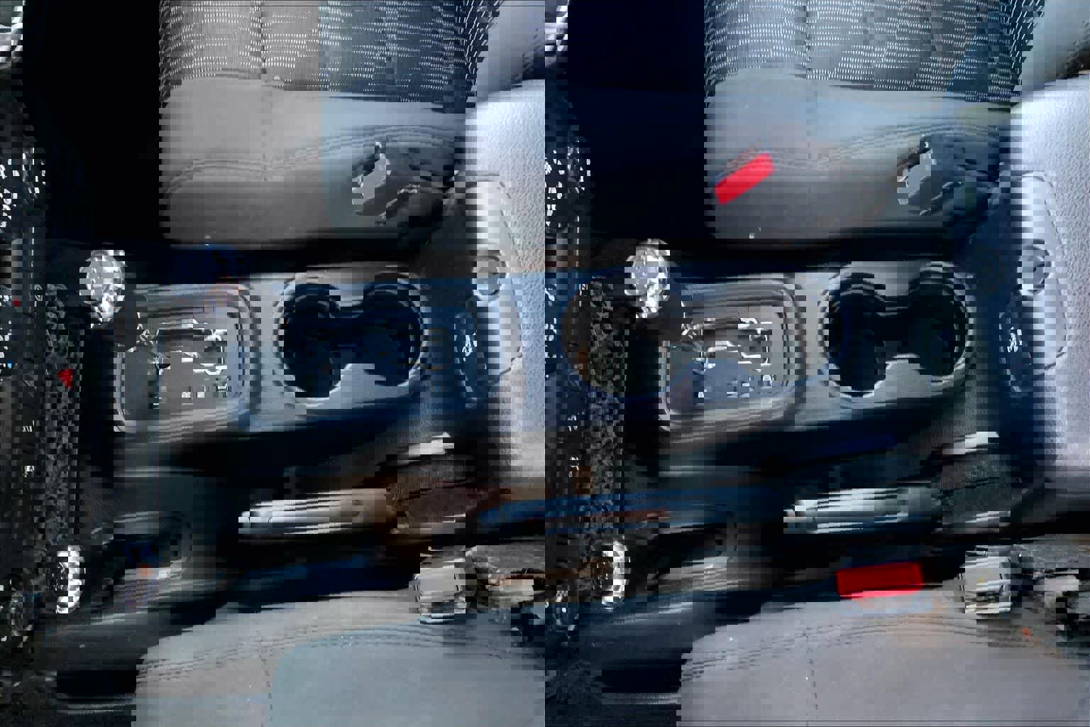 Used 2012 Jeep Wrangler Unlimited Sahara w/ Connectivity Group image 13