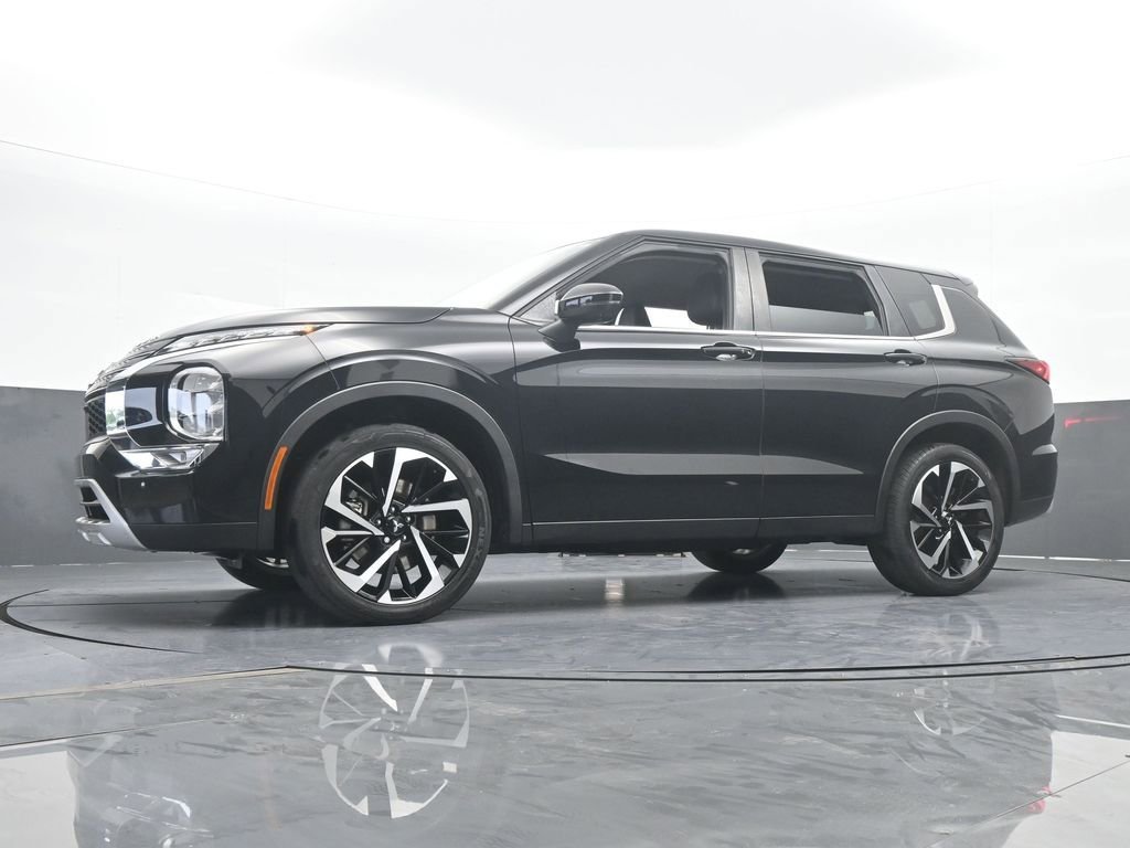 Used 2022 Mitsubishi Outlander SE image 63