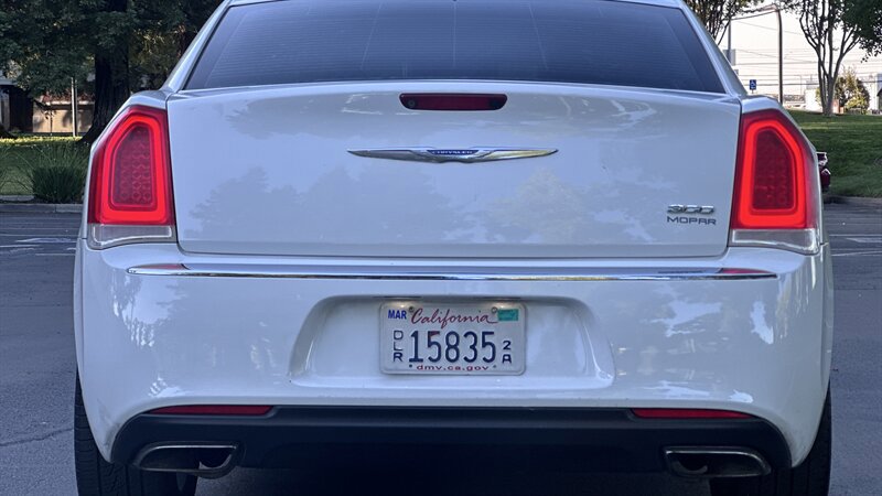 Used 2015 Chrysler 300 Limited RWD image 7