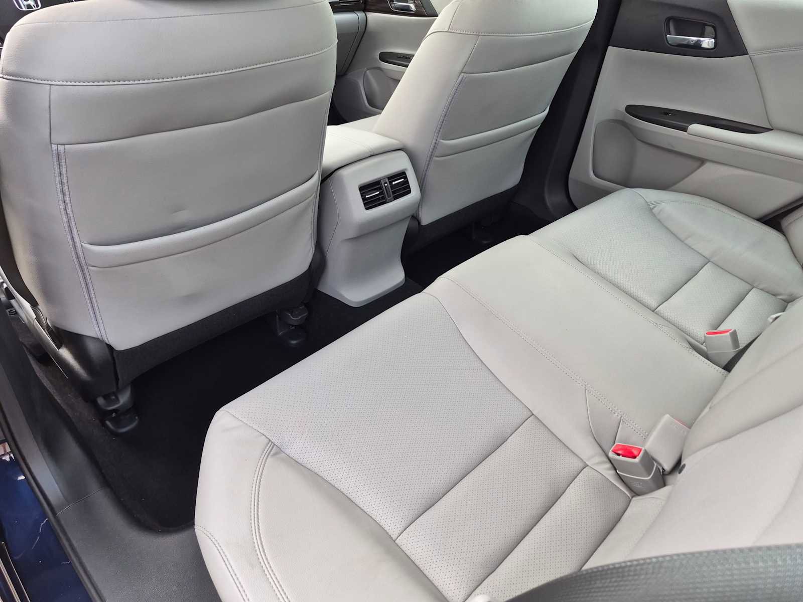 Used 2016 Honda Accord EX-L image 25