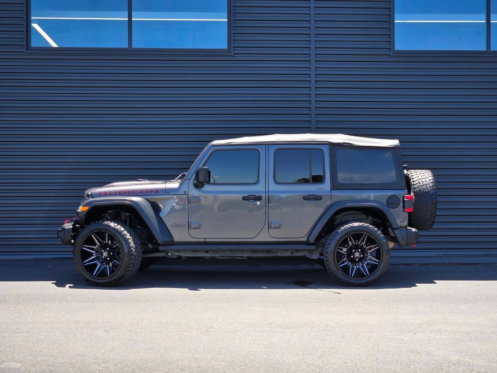 Used 2020 Jeep Wrangler Unlimited Rubicon w/ Steel Bumper Group AWD/4WD image 4