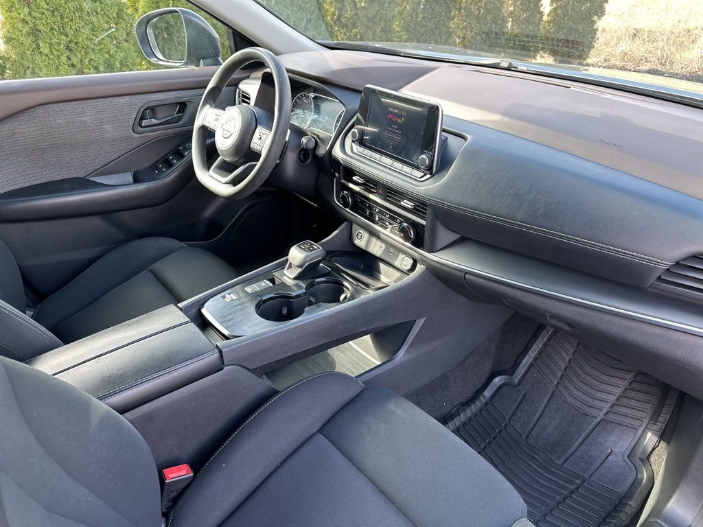 Used 2023 Nissan Rogue S image 30