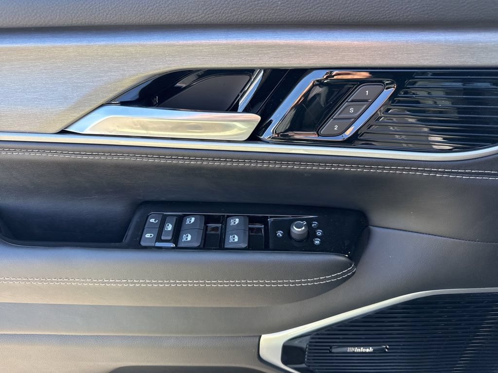 New 2026 Jeep Grand Wagoneer Limited AWD/4WD image 8