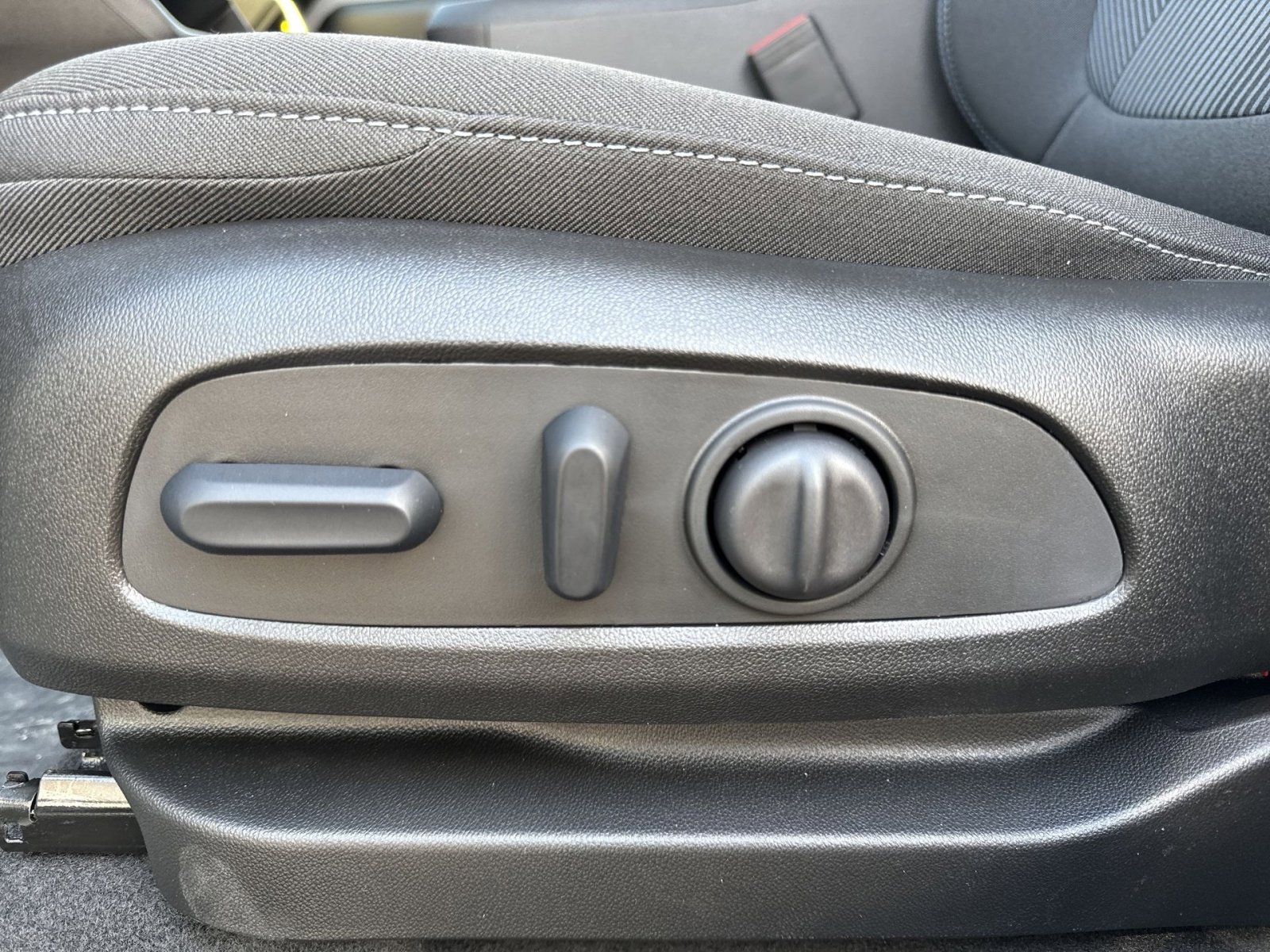 New 2027 Chevrolet Bolt LT w/ Comfort Package image 14