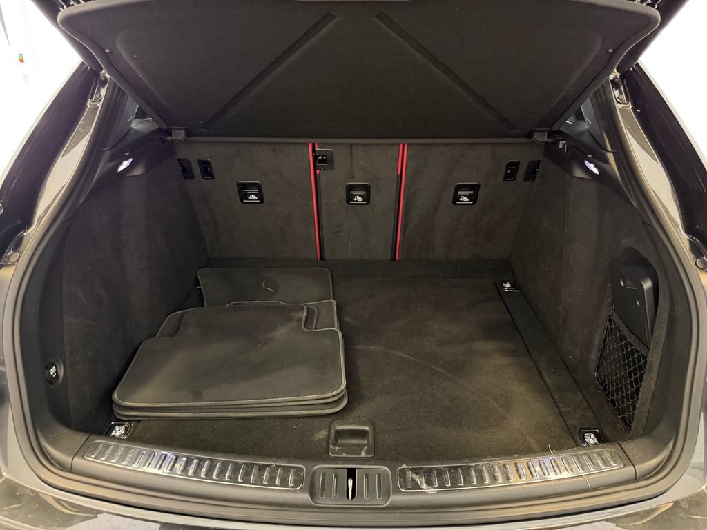 Certified 2021 Porsche Macan S AWD/4WD image 28
