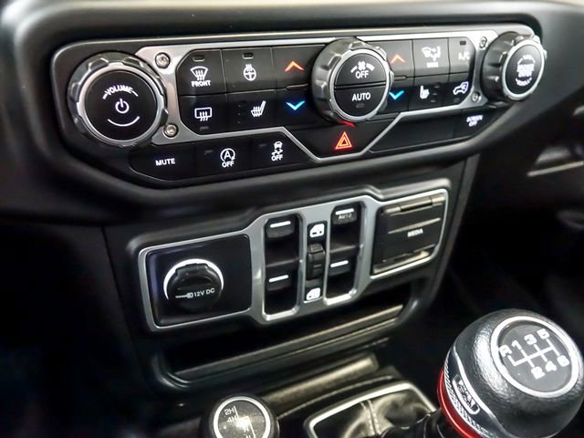 Used 2018 Jeep Wrangler Unlimited Sahara w/ LED Lighting Group AWD/4WD image 23