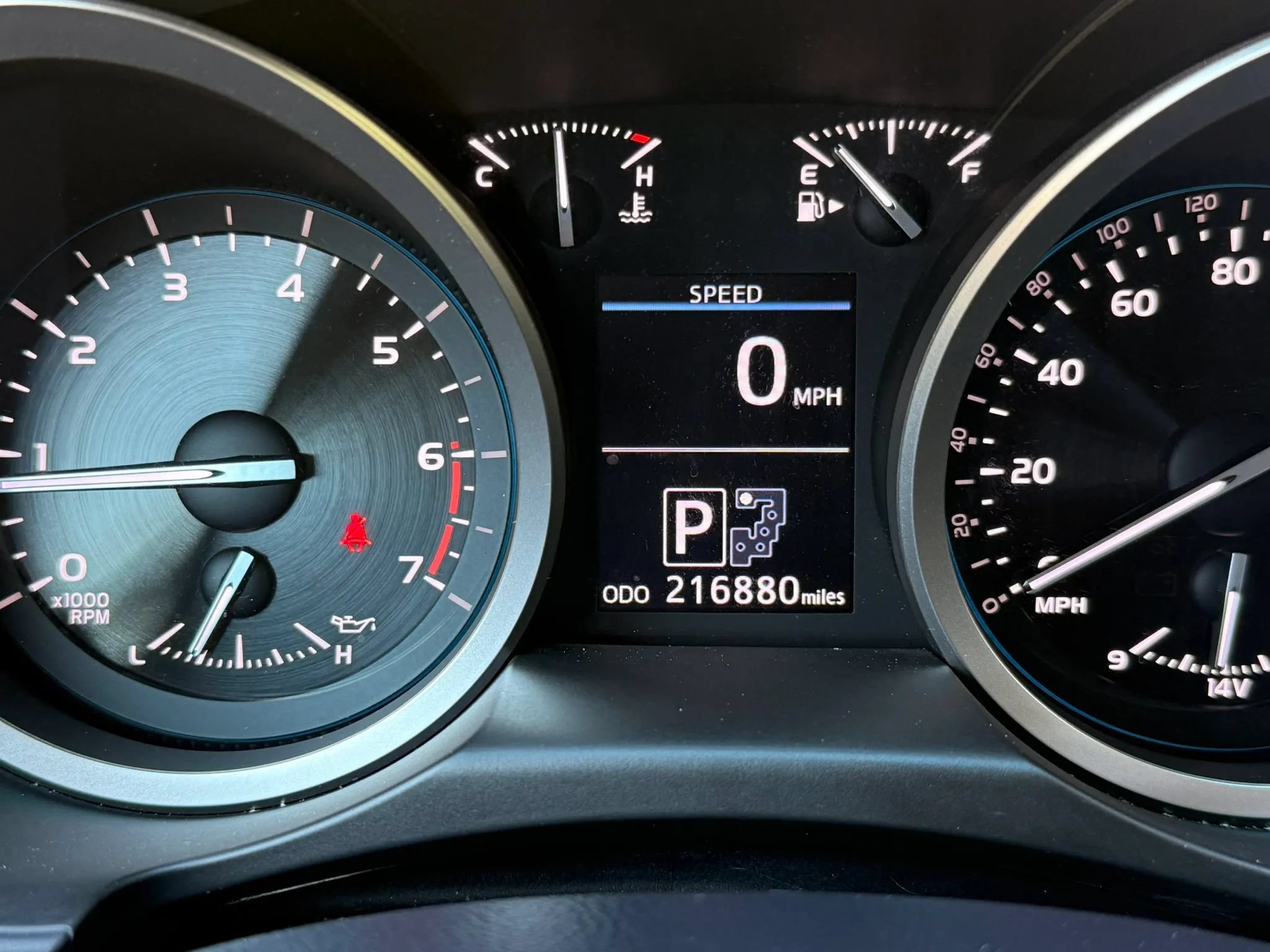 Used 2014 Toyota Land Cruiser AWD/4WD image 27