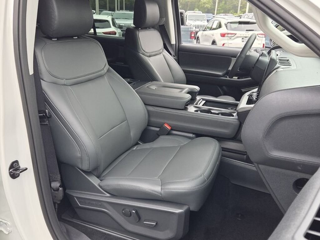 New 2027 Ford Expedition Active RWD image 19