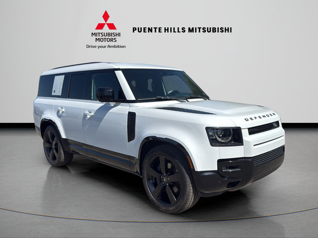 Used 2024 Land Rover Defender 130 X-Dynamic SE AWD/4WD image 3
