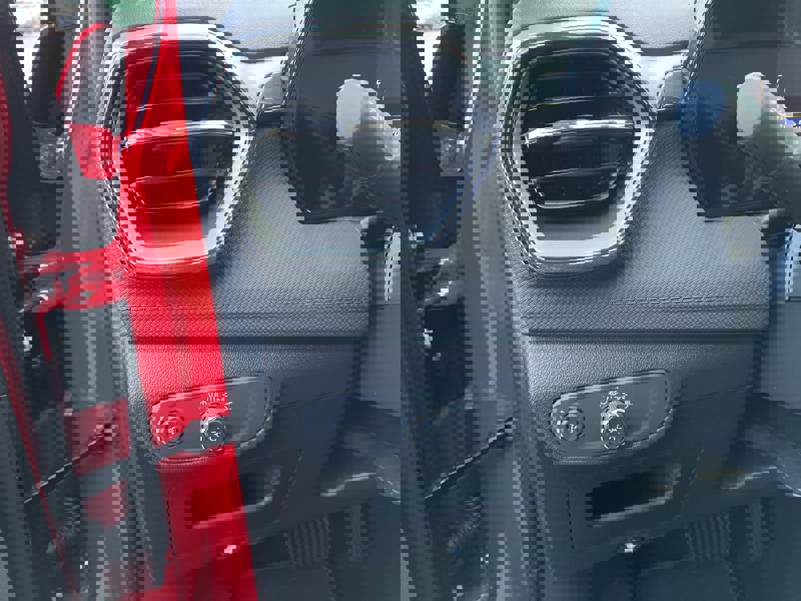 New 2026 Chevrolet TrailBlazer LT w/ Convenience Package image 28