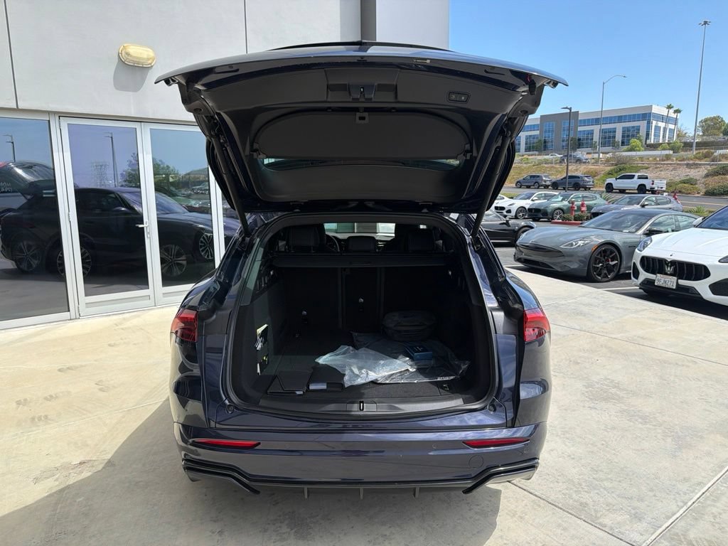 Certified 2025 Maserati Grecale Folgore AWD/4WD image 9