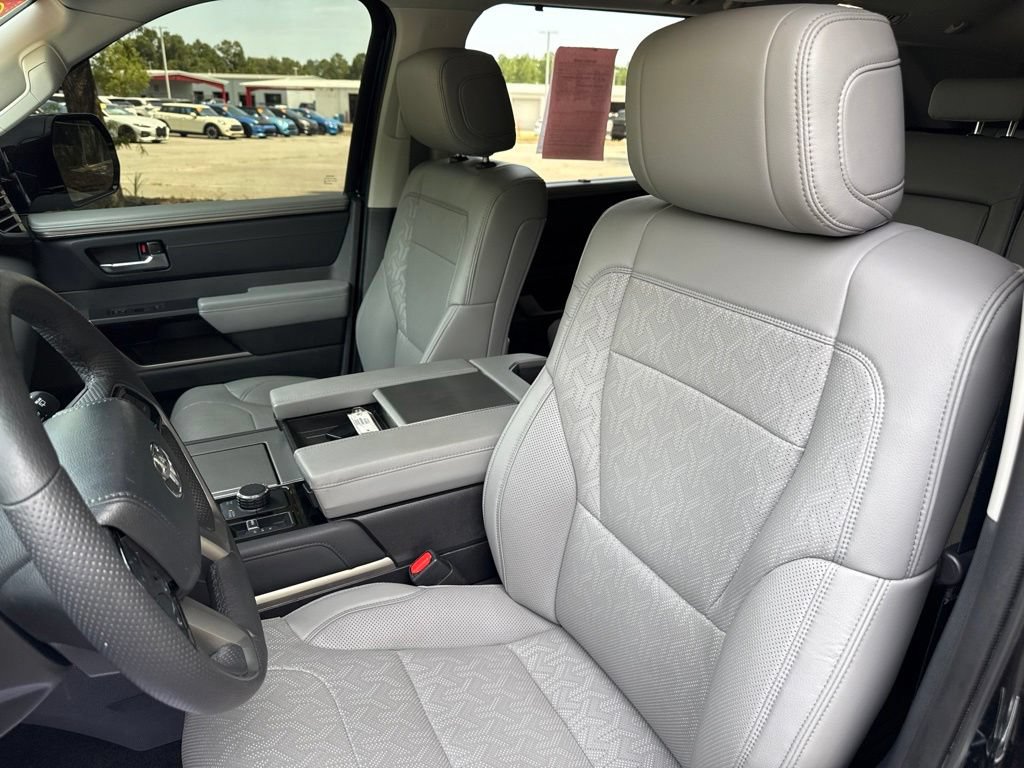 Used 2024 Toyota Sequoia Limited w/ Tow Technology Package AWD/4WD image 10