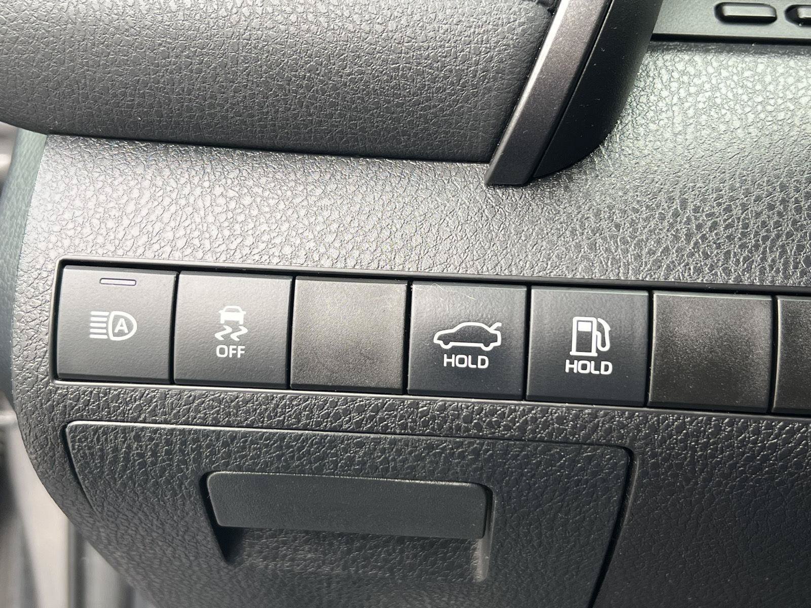 Used 2019 Toyota Camry SE w/ Audio Package FWD image 27