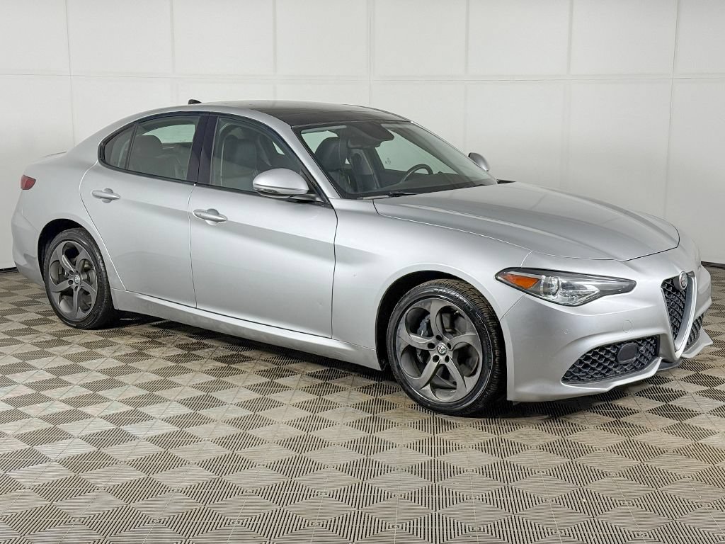 Used 2018 Alfa Romeo Giulia AWD image 45