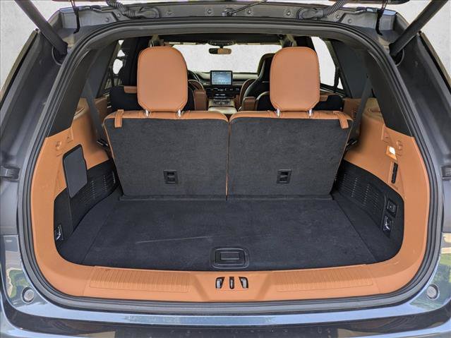 Used 2021 Lincoln Aviator Black Label Grand Touring w/ Class IV Trailer Tow Package AWD/4WD image 6