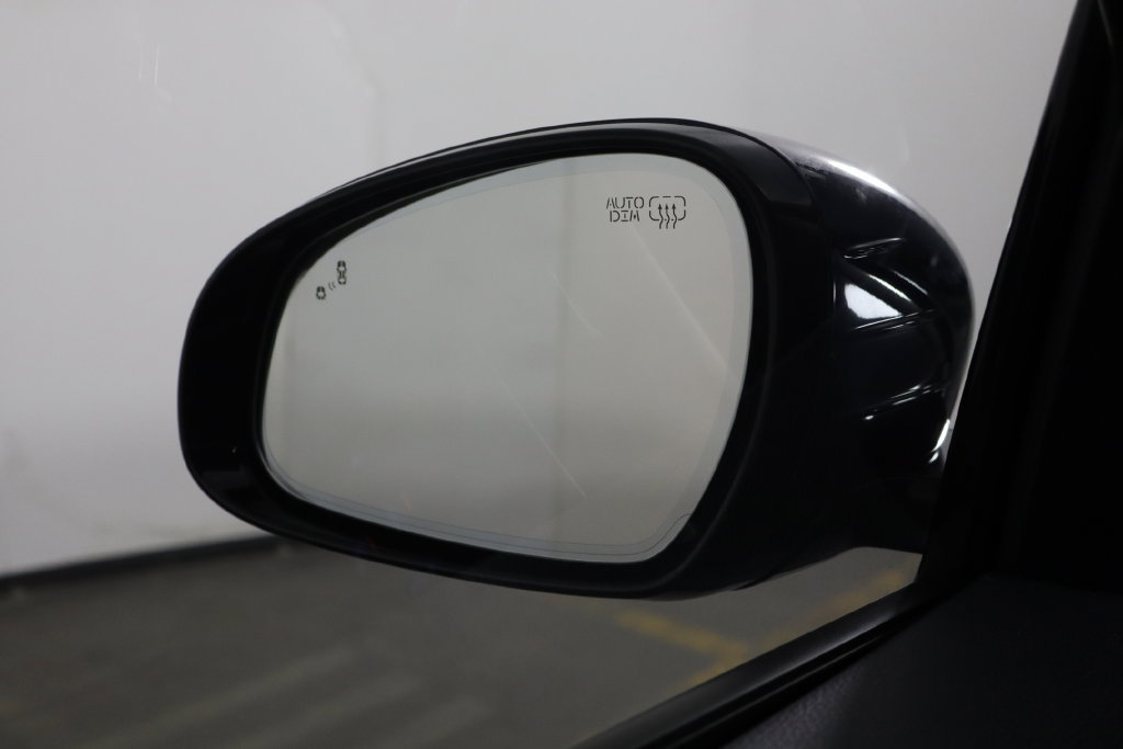 Used 2019 Genesis G70 2.0T Advanced w/ Sport Package RWD image 40