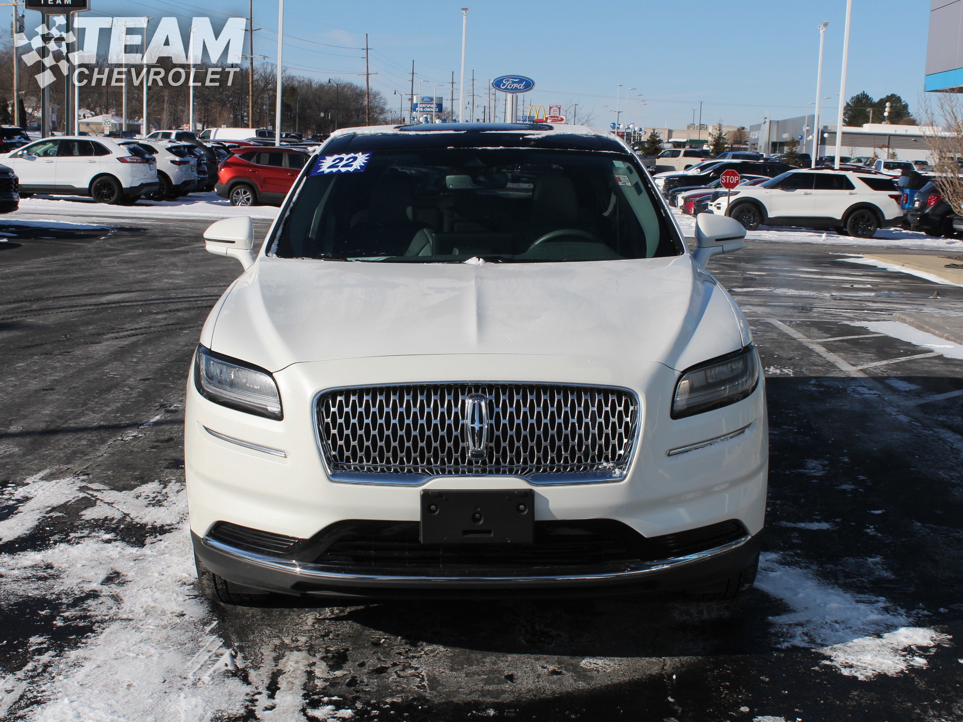 Used 2022 Lincoln Nautilus Reserve image 9