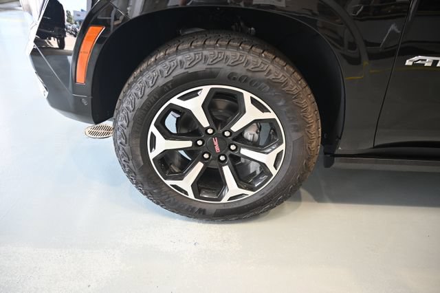 New 2026 GMC Yukon XL AT4 w/ AT4 Premium Plus Package AWD/4WD image 35