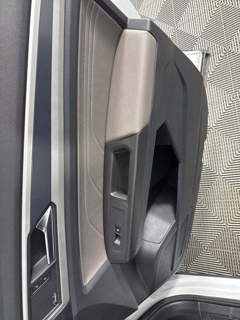 Used 2022 Volkswagen Atlas Cross Sport SEL image 37