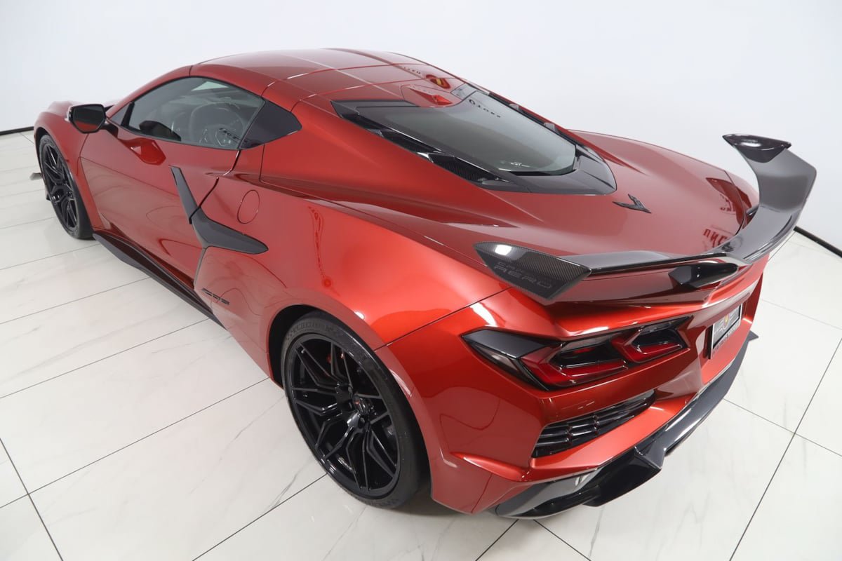 Used 2025 Chevrolet Corvette Z06 w/ Z07 Performance Package RWD image 39