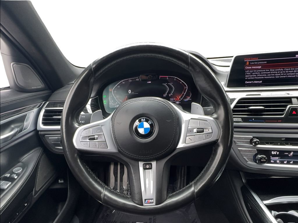 Used 2022 BMW 750i xDrive w/ Executive Package AWD/4WD image 21