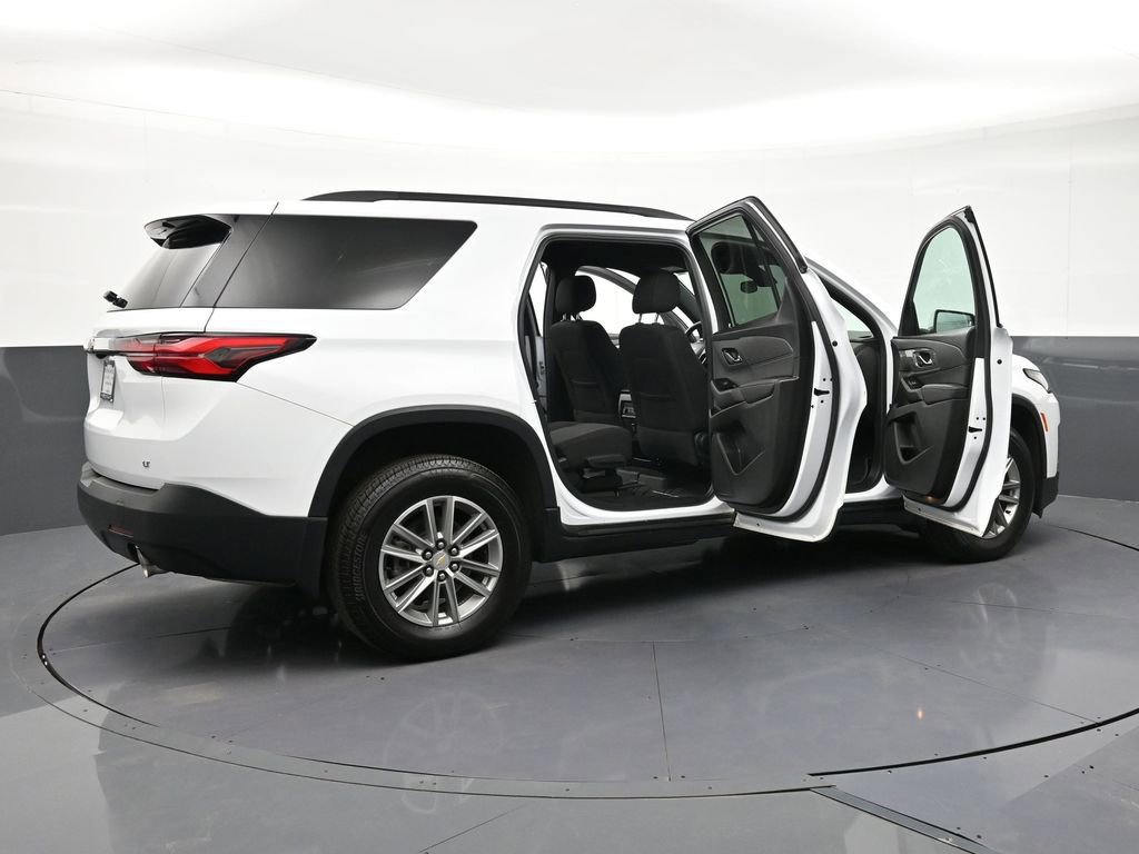 Used 2023 Chevrolet Traverse LT w/ LPO, Floor Liner Package AWD/4WD image 33