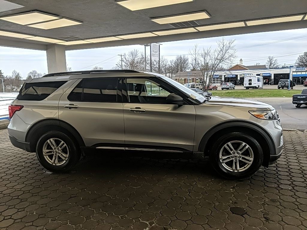 Used 2020 Ford Explorer XLT w/ Comfort Package image 5